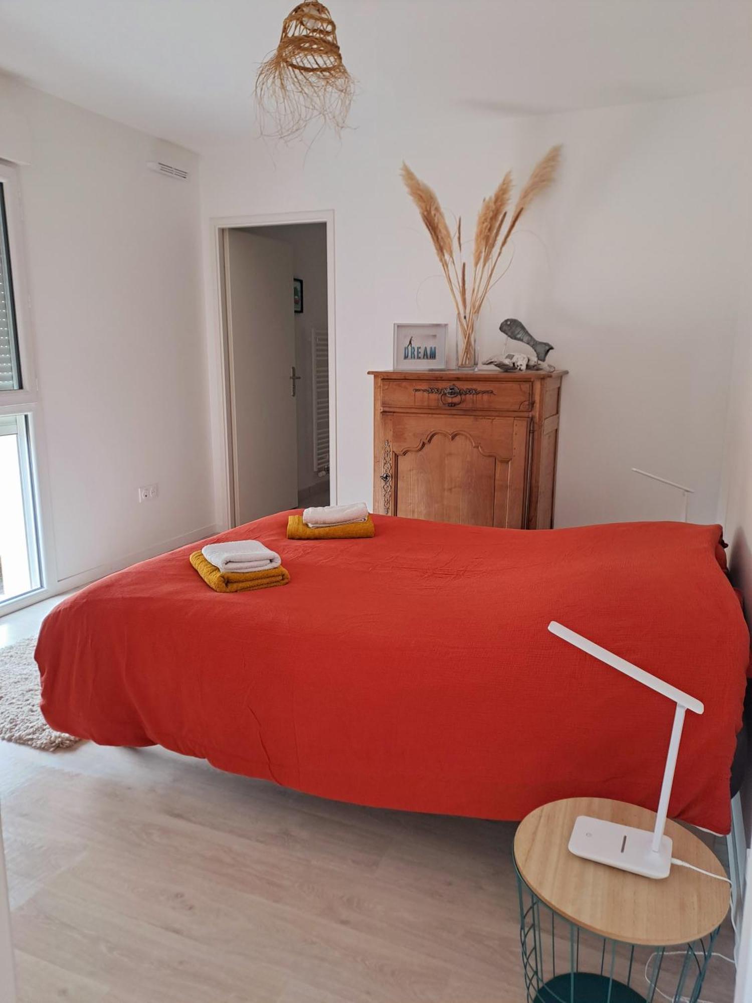 Apartment Neuf Dans Calme Parking Gratuit *